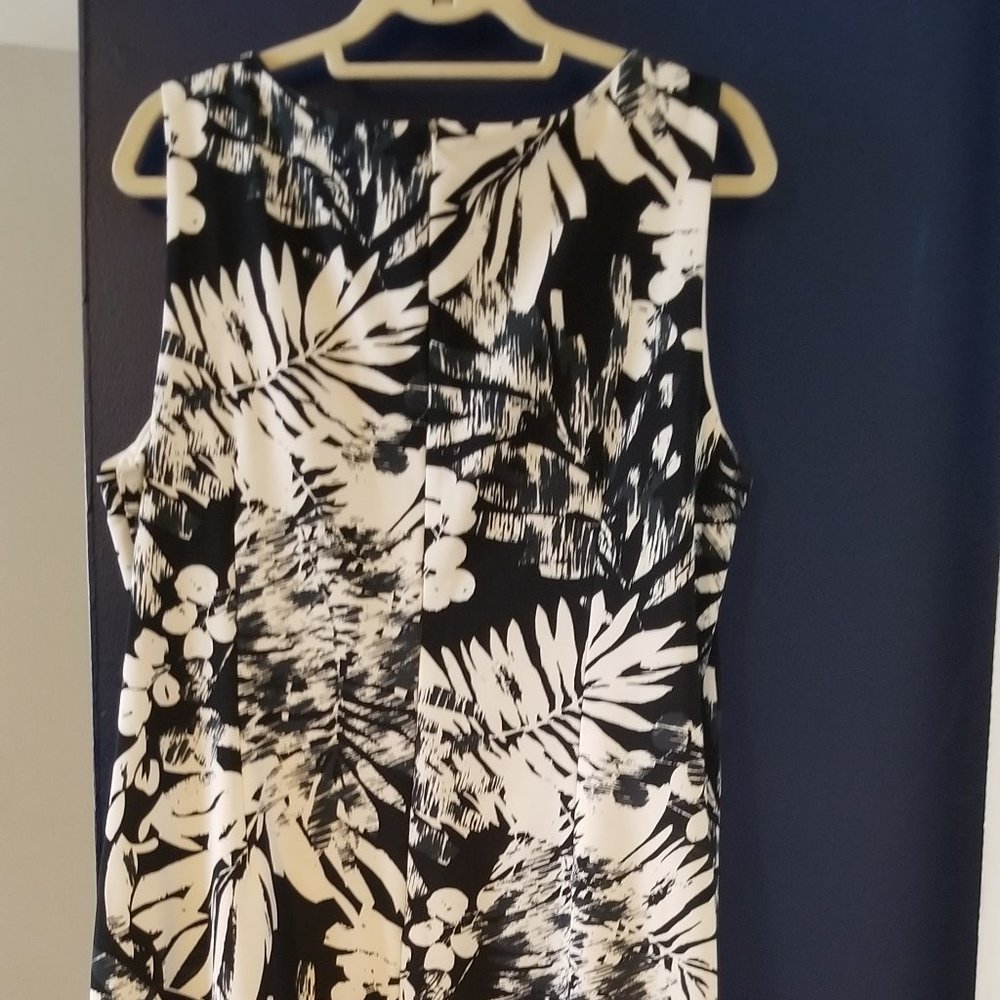 SPRING /SUMMER Floral Print Sleeveless Contour Dress  White & Navy